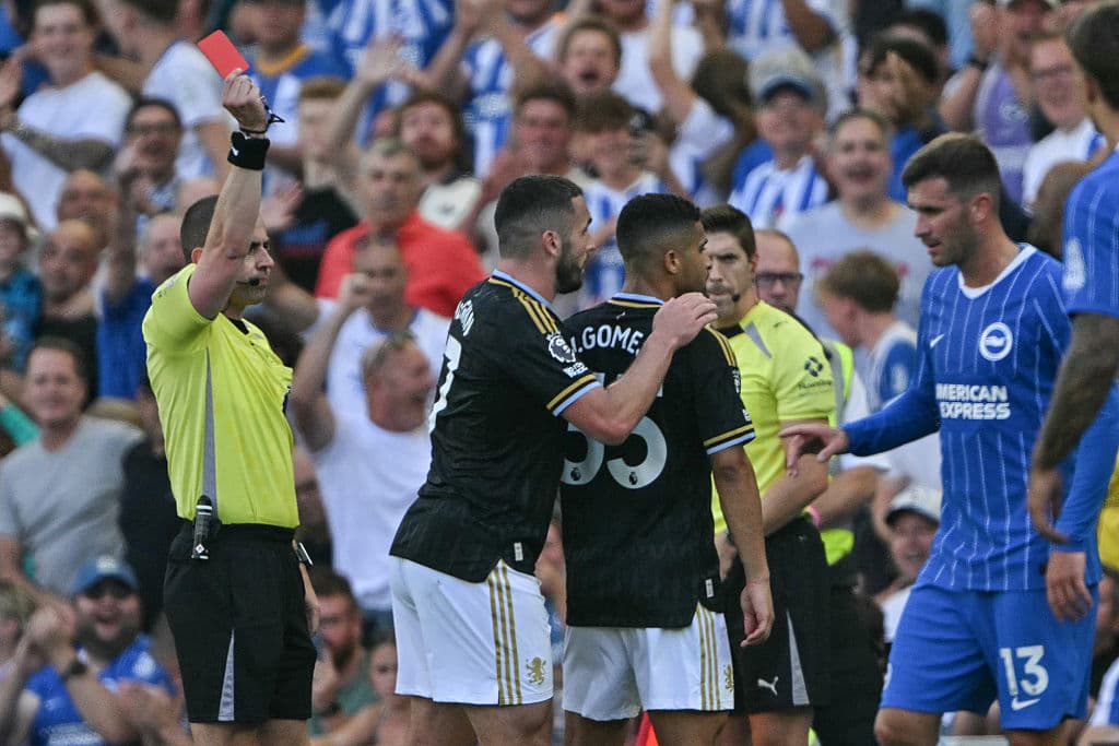 Brazilian turns villain: English club start with humiliating defeat 🤯