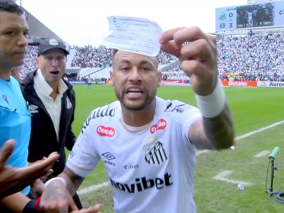 😱 What madness! Ref blunder robs Neymar, leaves star fuming