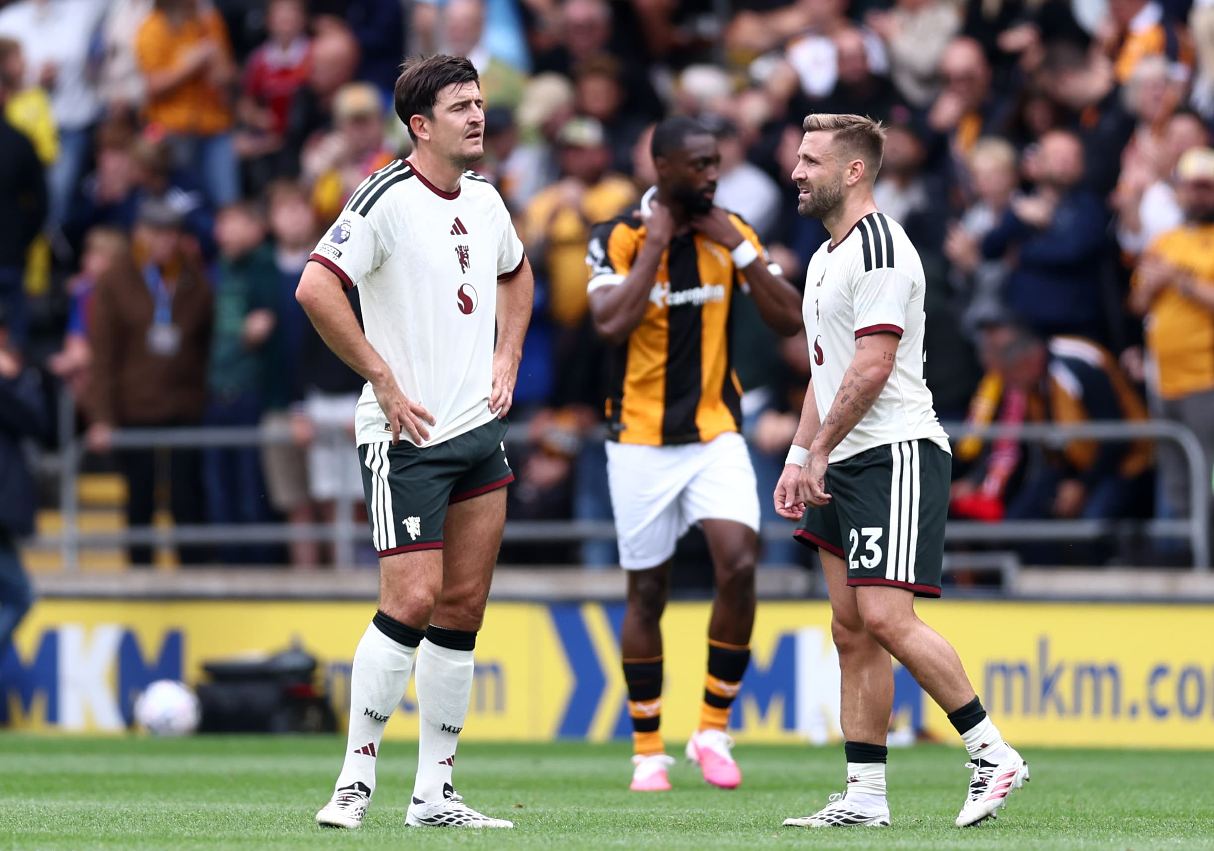 Hull City double their lead over Man Utd in early PL kick-off