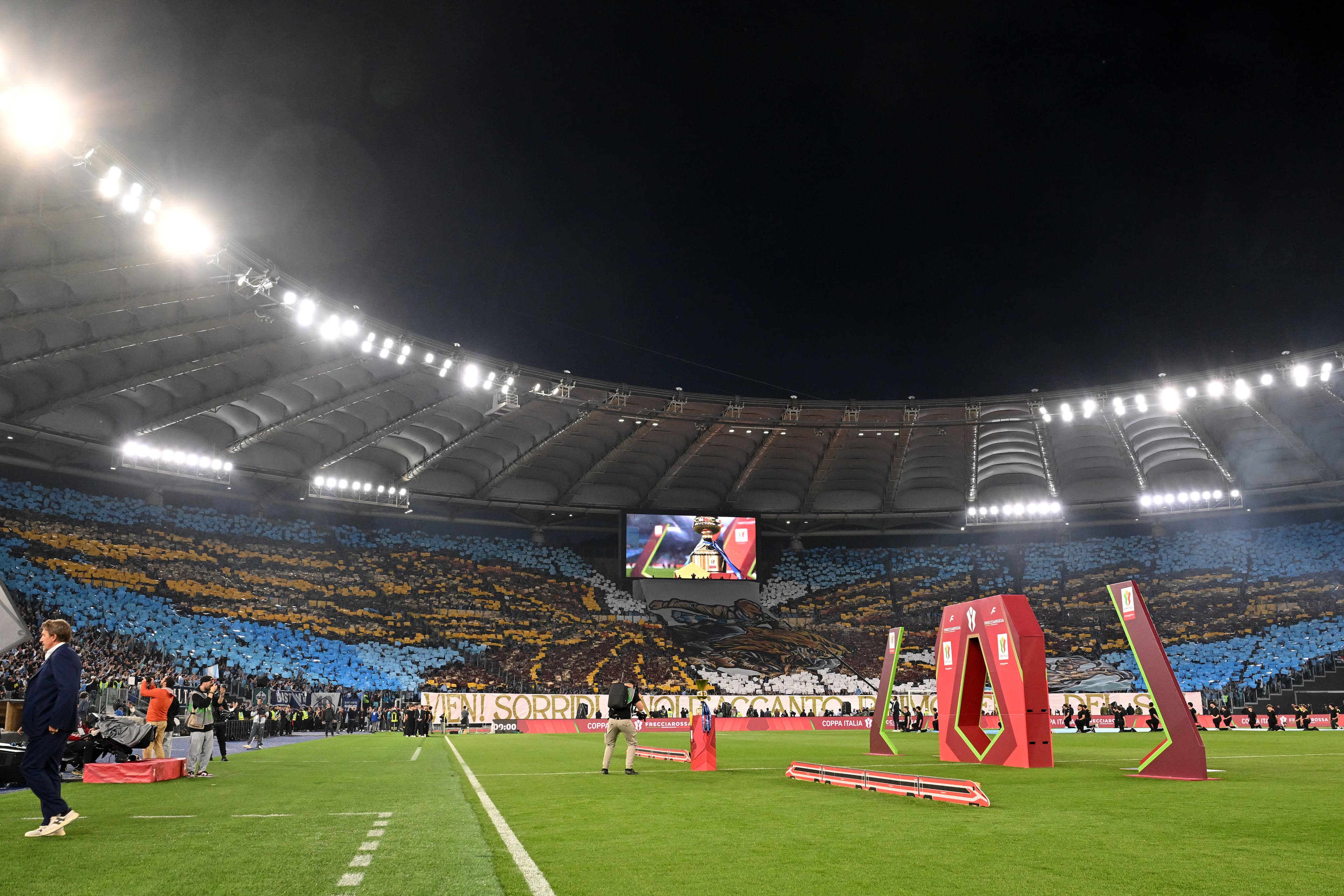 🔥 Dream atmosphere at the Olimpico: Lazio and Inter's tifos 🤩