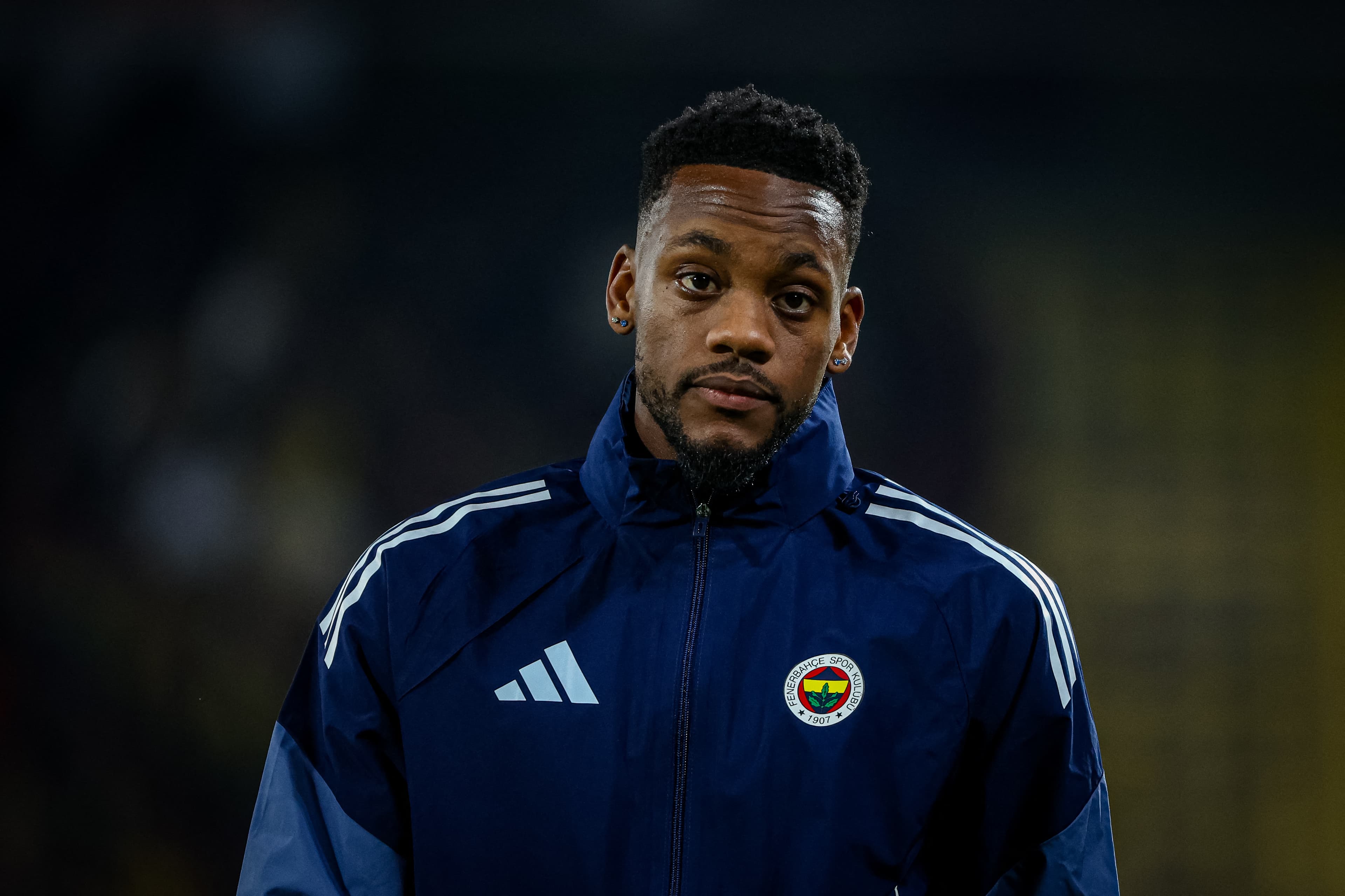 👀 Dressing-room troublemaker? He switched clubs four (!) times in 18 months