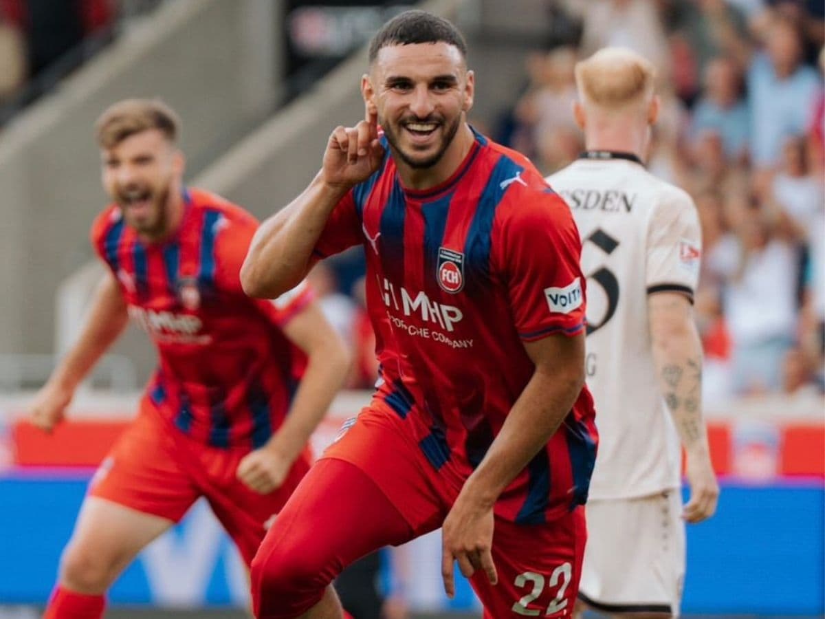 🤯 Puskas in reverse? Defender lobs stunning own goal in Germany