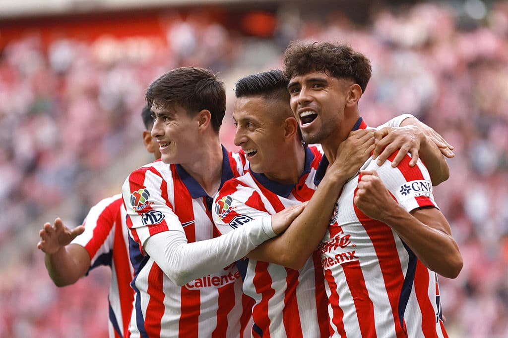 At the death! Roberto Alvarado rescues Chivas v Juárez