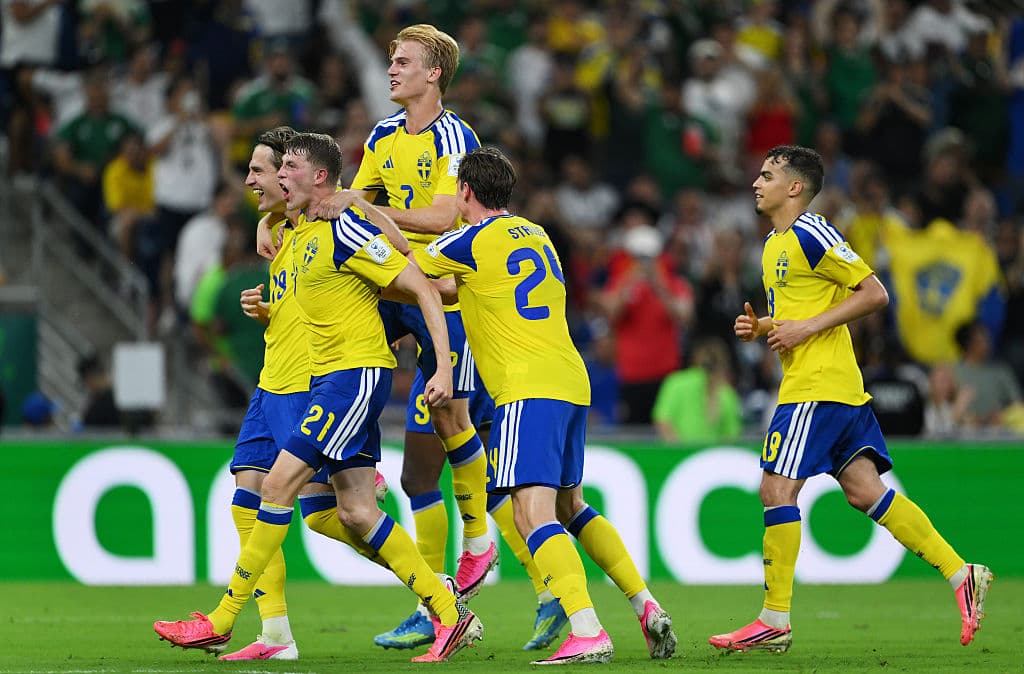 📹 Sweden thrash Tunisia to lead, group standings and goals