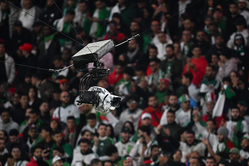 🎥 Shock moment at international match! Camera falls from the sky