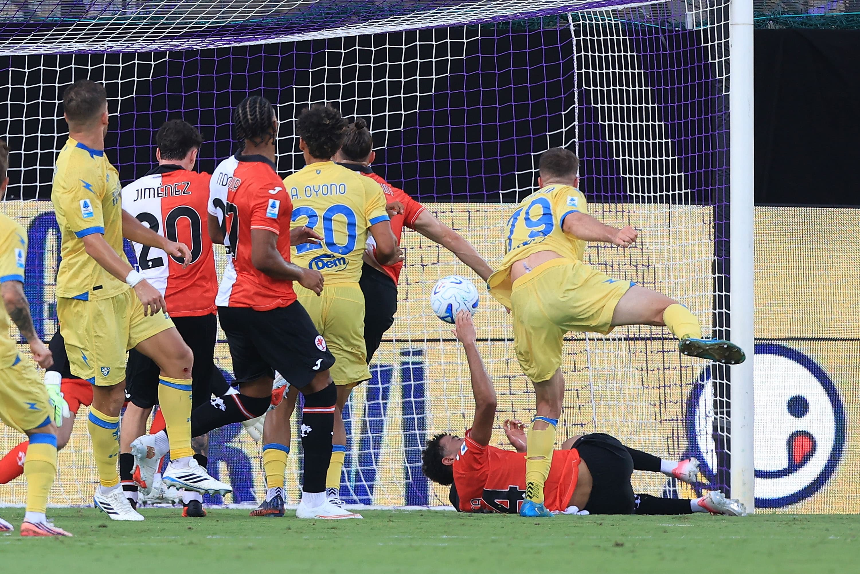 😱 Fiorentina slump v Frosinone: Raimondo gets two, defence and De Gea 👎