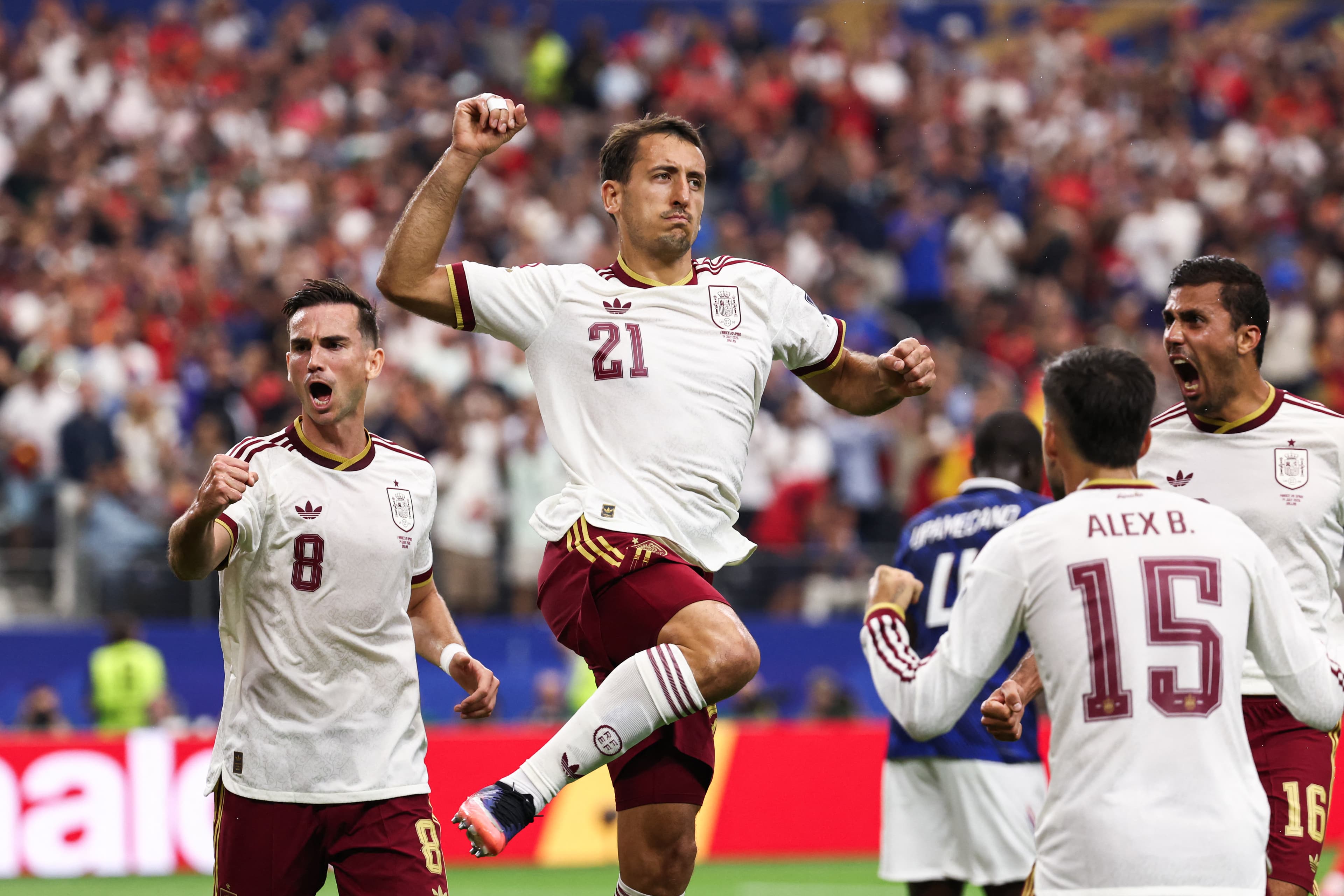 🇪🇸 Mikel Oyarzabal levels iconic Spain duo in World Cup semi-final
