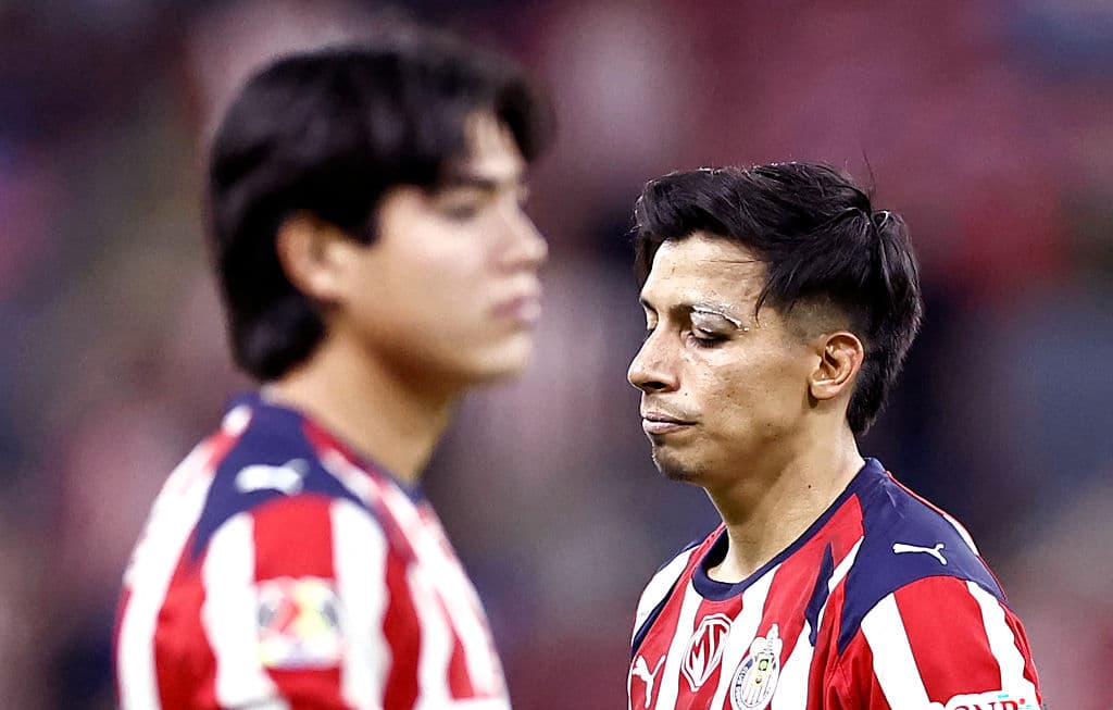 📸 Sepúlveda injured in Chivas semi-final