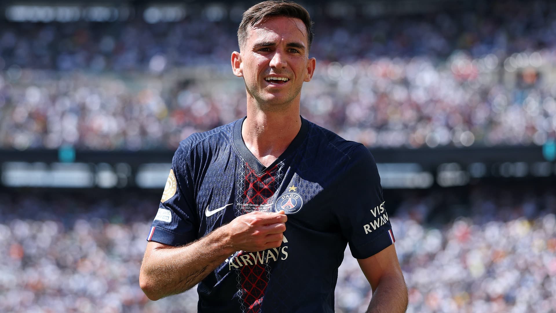 Insider claims PSG have secured midfielder on new one year contract with option