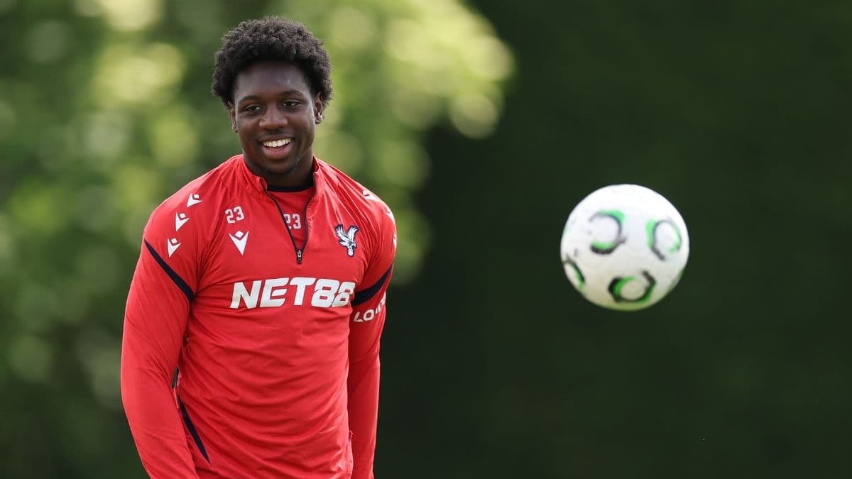 PSG prepare January deal for Parisian defender playing in the Premier League