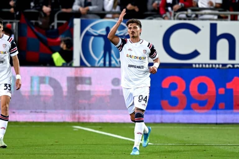 Roma make inquiries for Cagliari’s Sebastiano Esposito