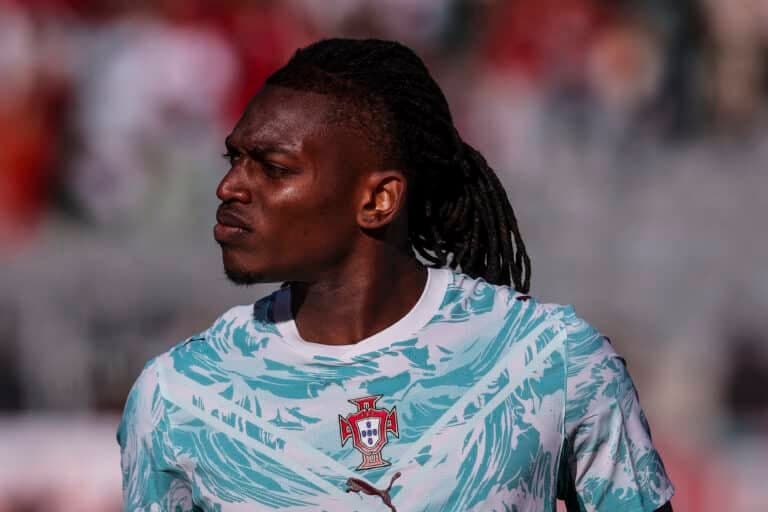 Rafael Leao once again offered to Roma