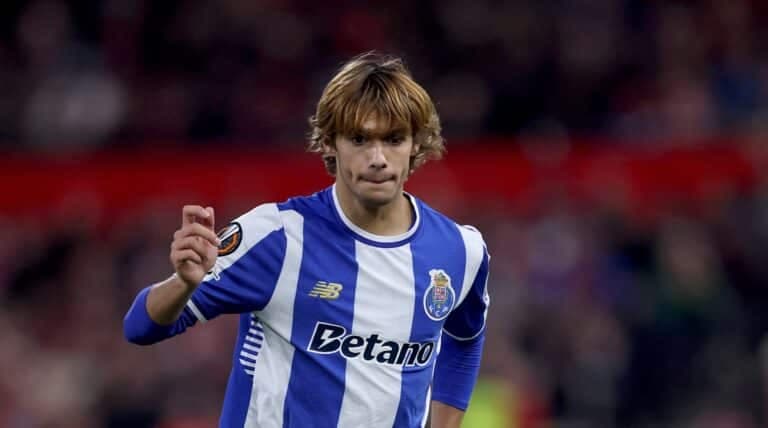 Still distance between Porto and Roma in talks for Mora