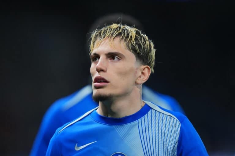 Garnacho continues to favor Roma despite Fiorentina interest