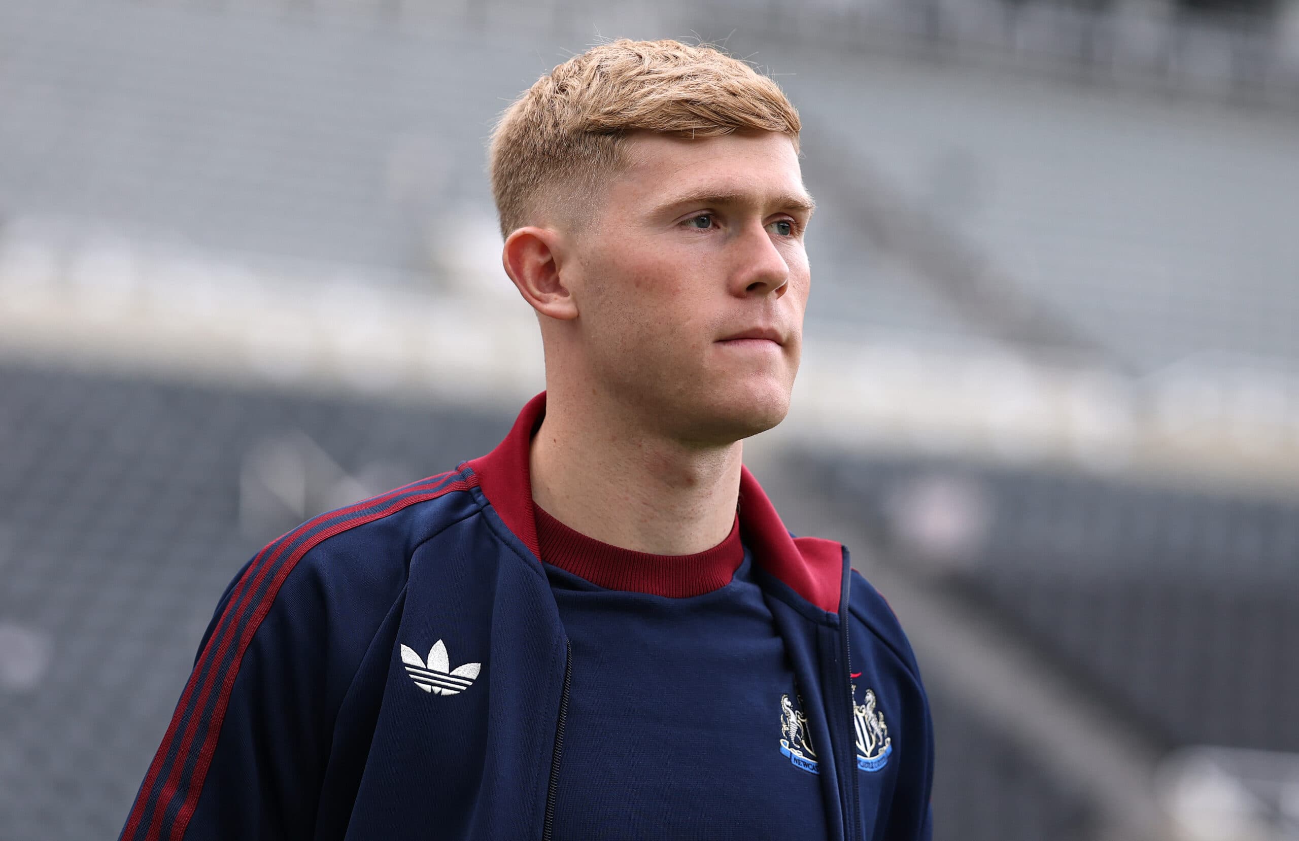 Manchester United Are Keeping A Keen Eye On This Newcastle United Full-Back: Should Carrick Snap Him Up?