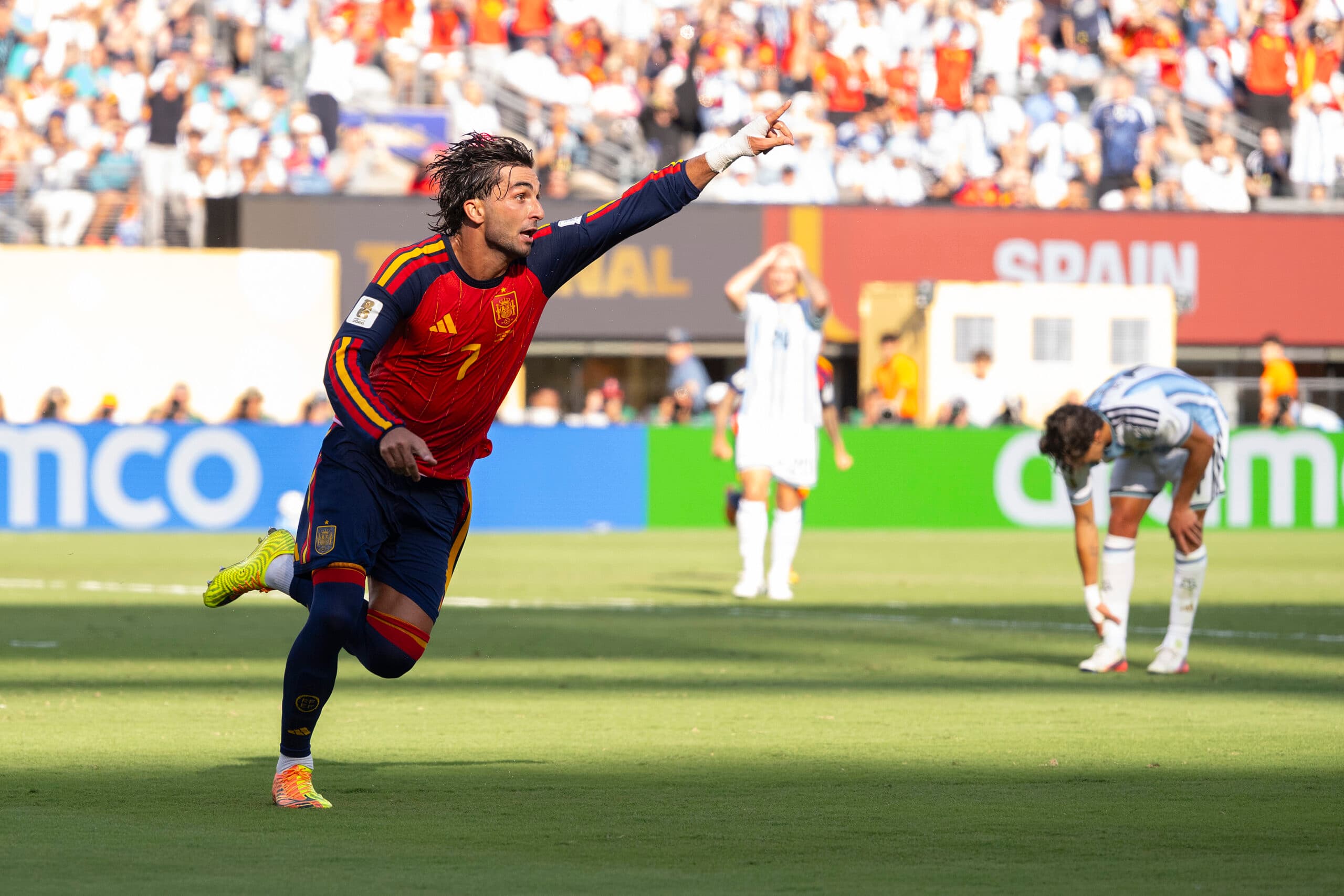Arsenal Are In Pole Position To Sign This Barcelona Forward: Should Arteta Snap Him Up?