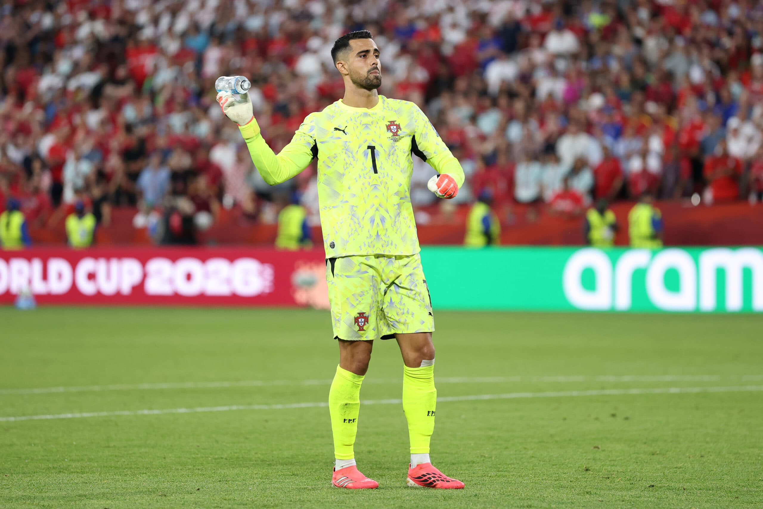 Chelsea Are In The Race For This Talented Keeper: What Will He Add To Alonso’s Side?