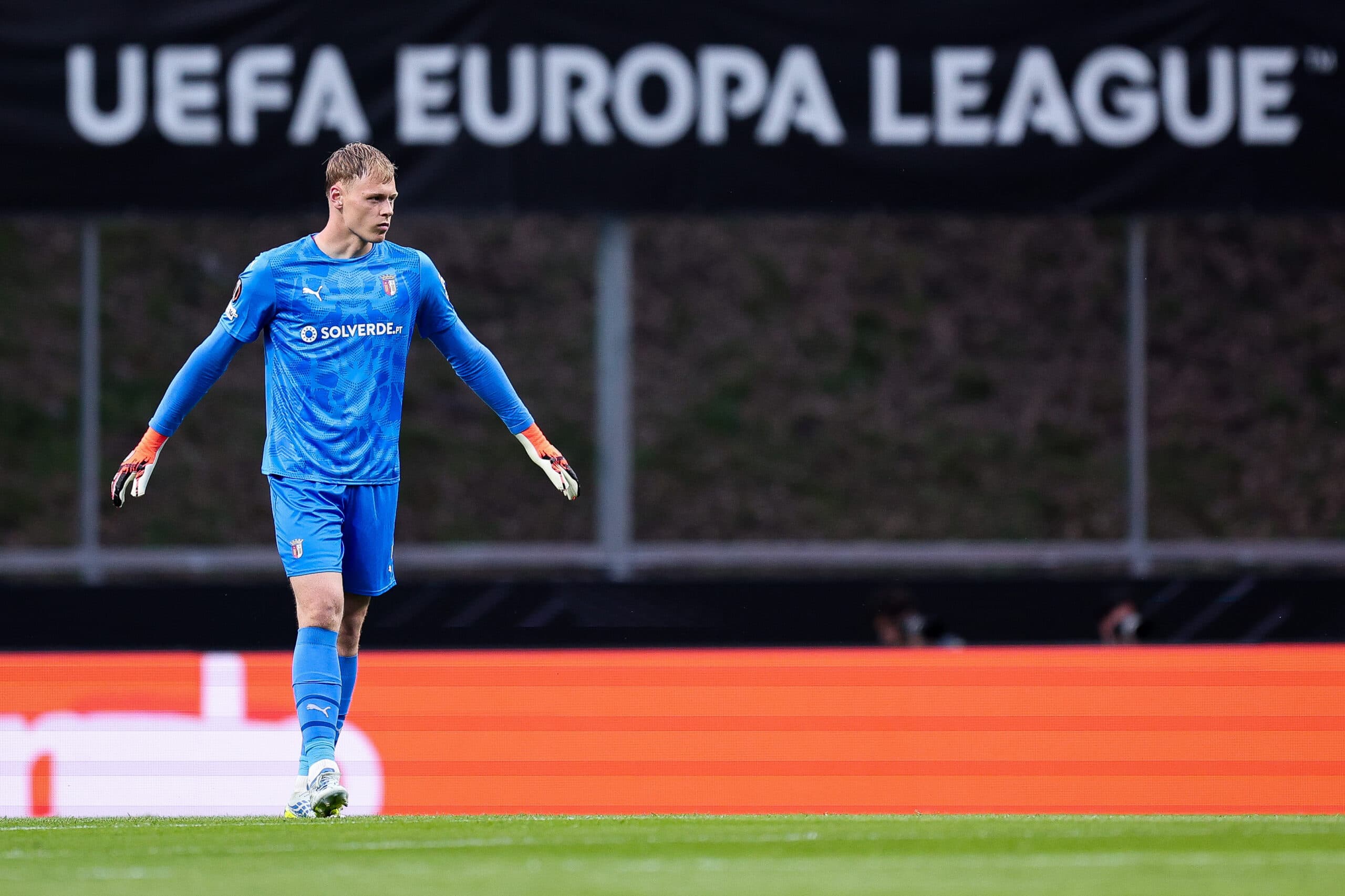 Leeds United Target £14m Goalkeeper Who Could Transform Their Season: Right Call For Daniel Farke?