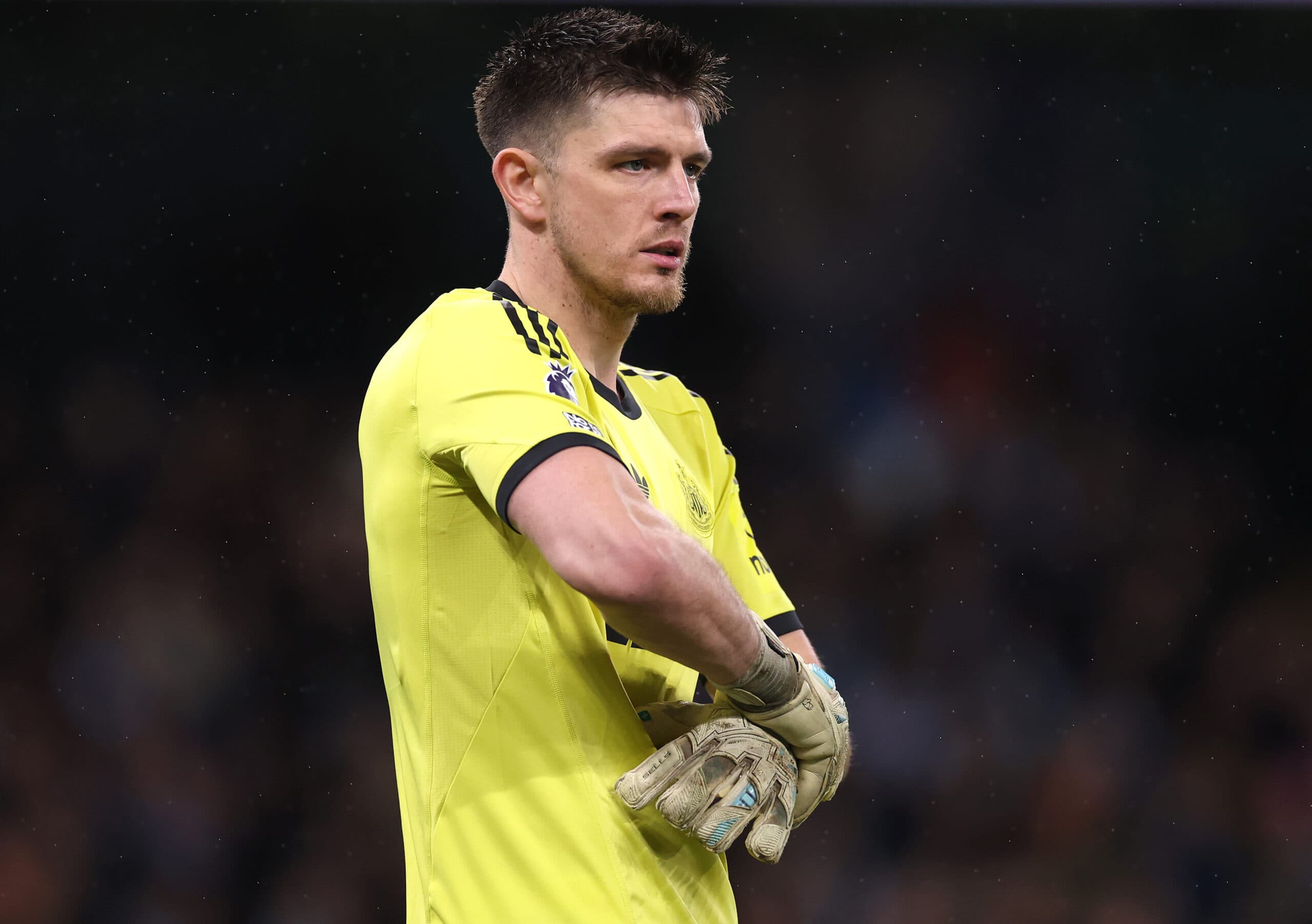 Former Scout Reveals Why 34-Year-Old Goalkeeper Is No Longer Leeds United’s Primary Target: What’s The Best Decision For Farke?