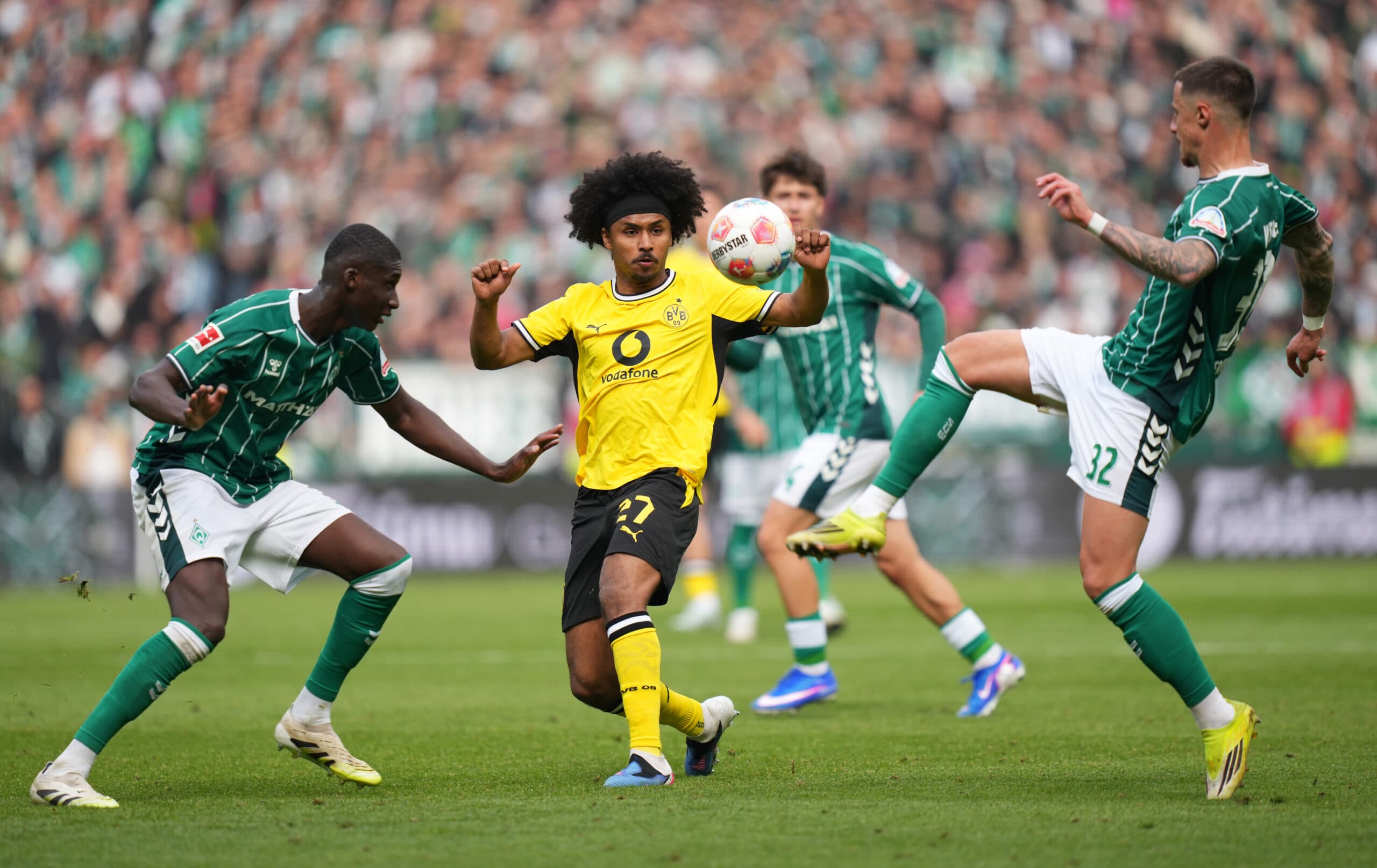 Manchester United Are Set To Rival Chelsea For This Borussia Dortmund Winger: Good Fit For Carrick?