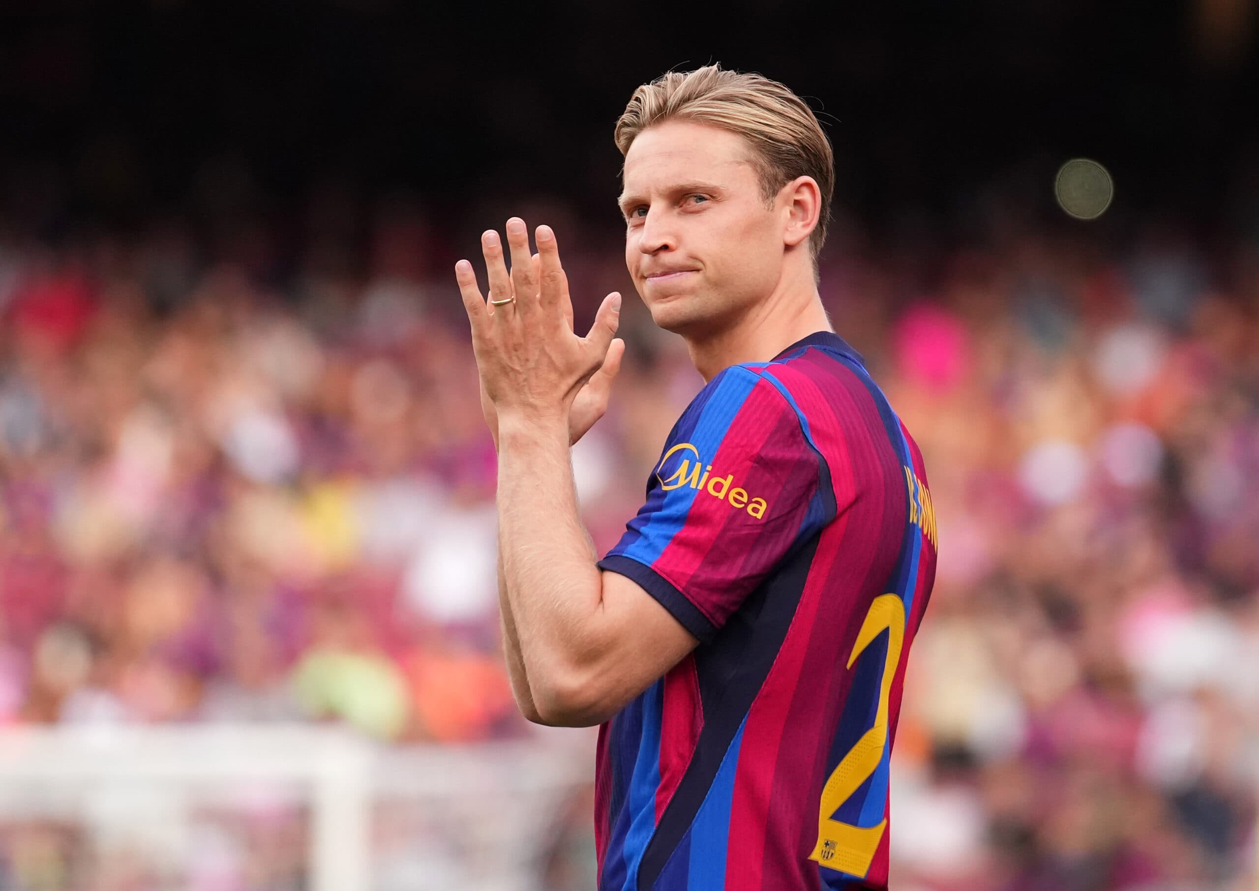 Manchester City Are Keeping A Keen Eye On This Barcelona Midfielder: Should Maresca Go For Him?
