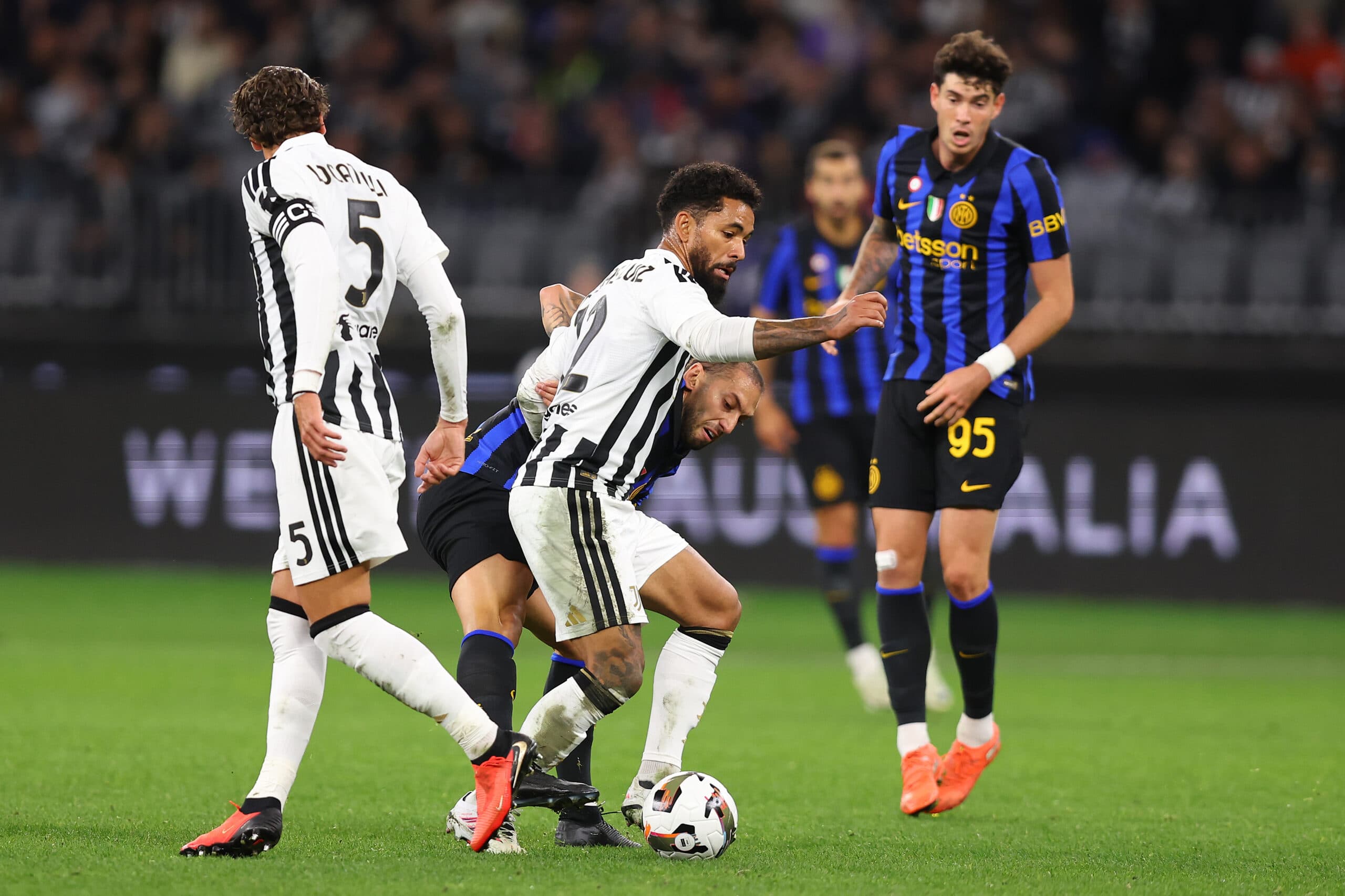 Everton Rocked As €30m-rated Midfielder Rejects Major Transfer Approach: Why Toffees Should Avoid Expensive Gamble?