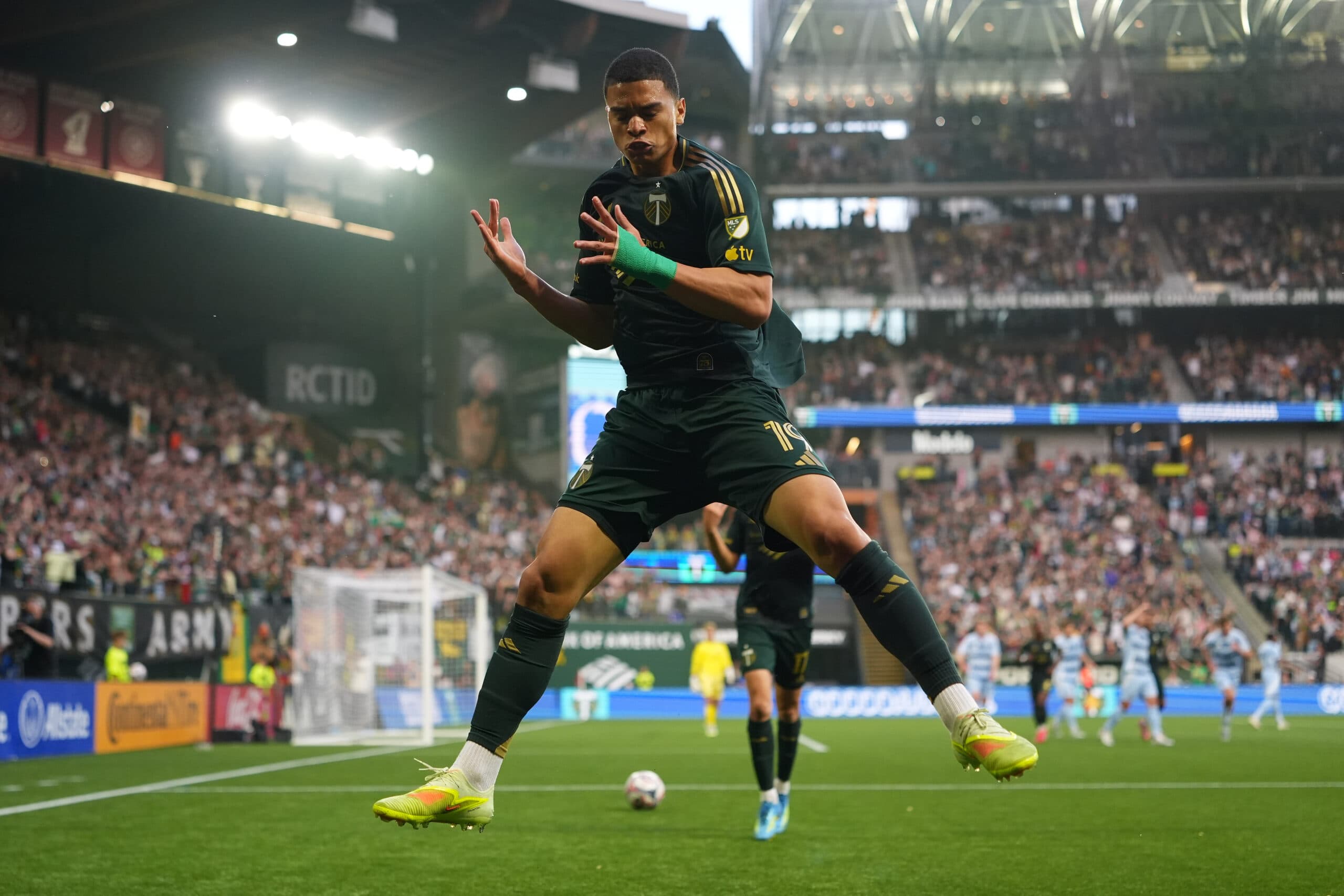 Rangers Submit Offer For This Venezuelan Centre-forward: Why They Should Not Give Up The Chase