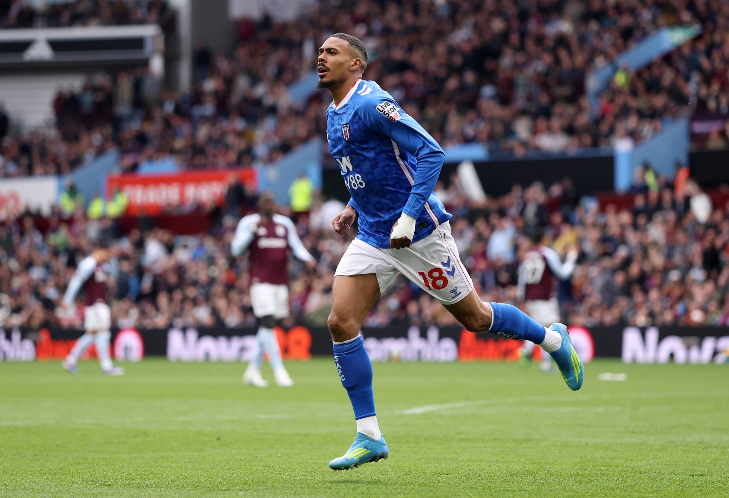 Leeds United Have Set Their Sights On This Sunderland Striker: Should Farke Snap Him Up?