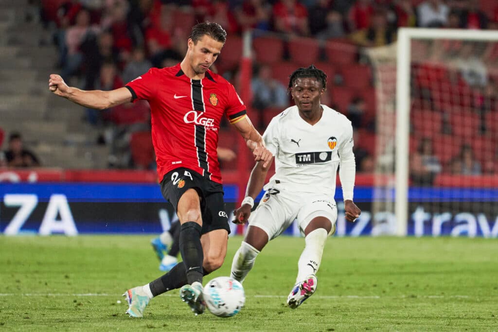 Leeds United’s £10m Winger Edges Closer To Exit: What Should The Club Do?