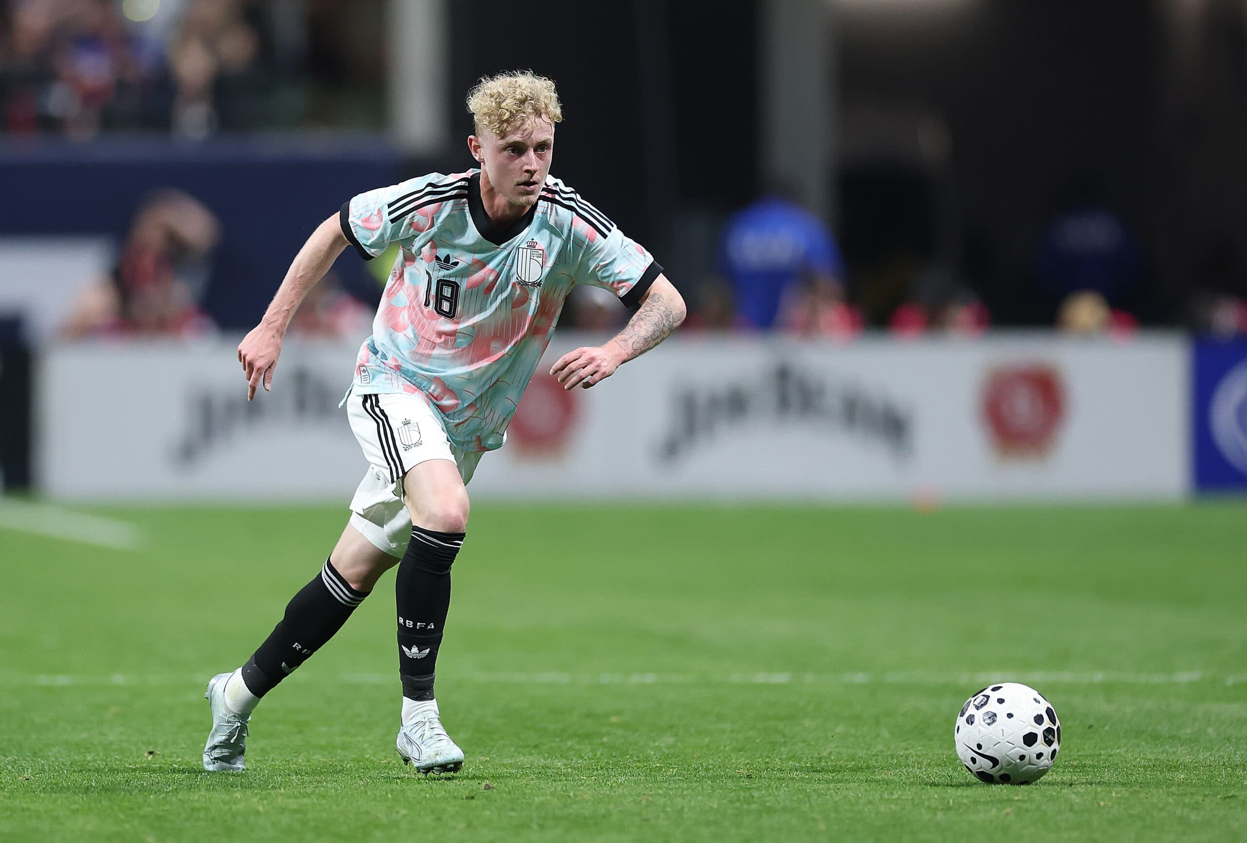 Manchester United Could Move In For This Talented Full-Back: What Will He Add To Carrick’s Side?