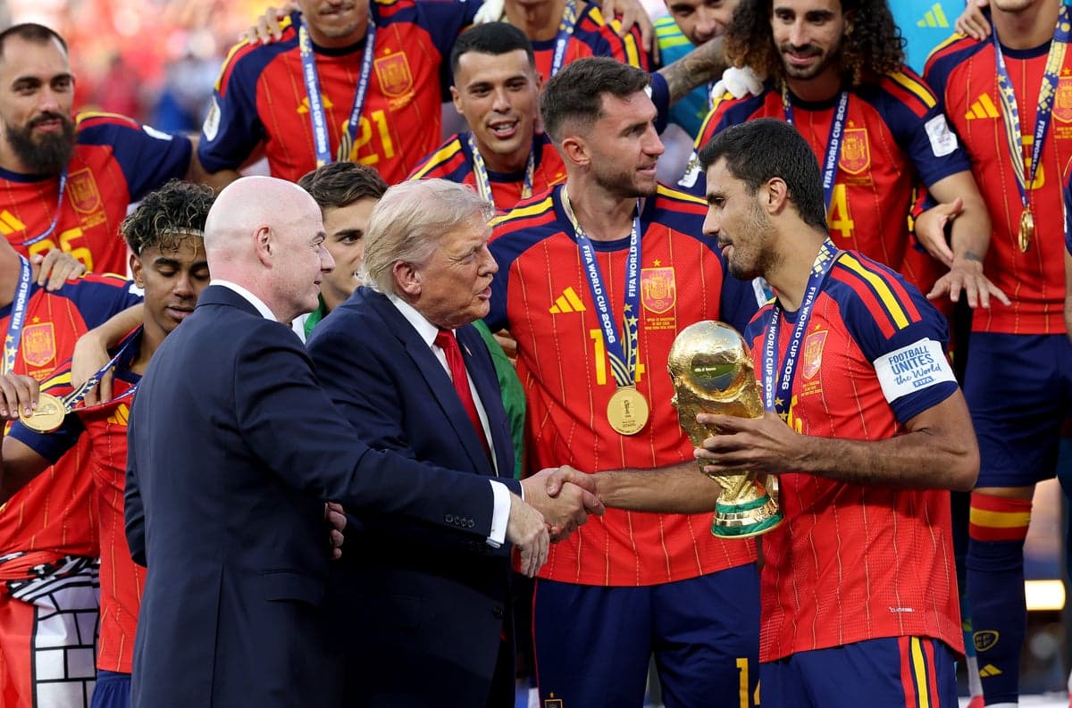 Fifa chief Gianni Infantino to escape IOC investigation over Donald Trump allegations