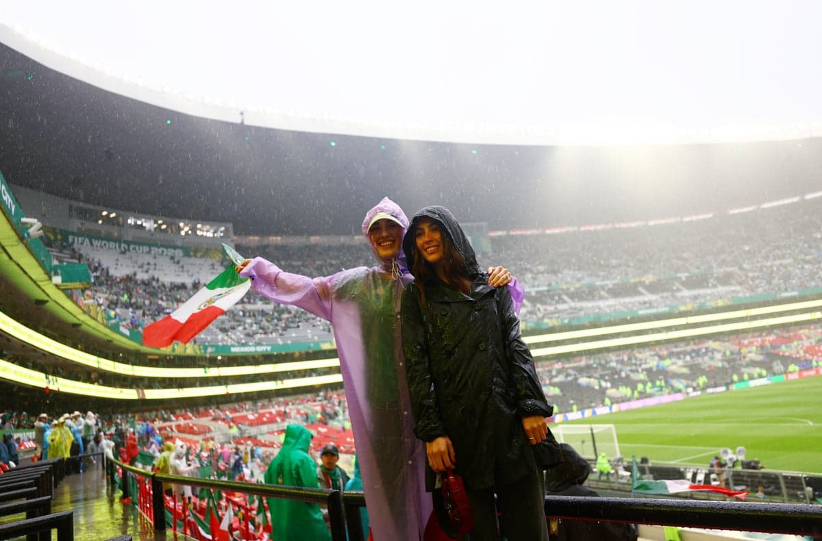 Mexico v England: Pub-goers undeterred by delay as 5am closing time edges closer