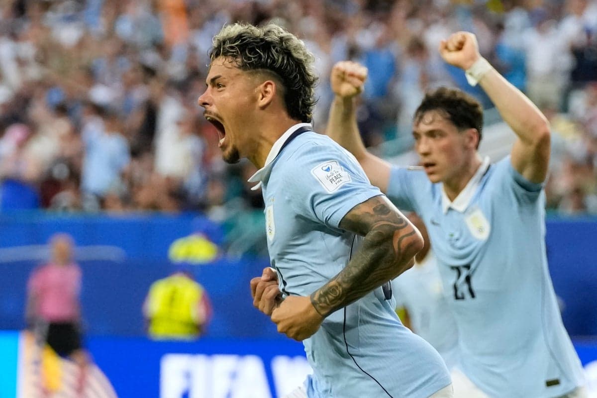 Uruguay boss Marcelo Bielsa defends unusual World Cup photo: ‘I’m not a model’