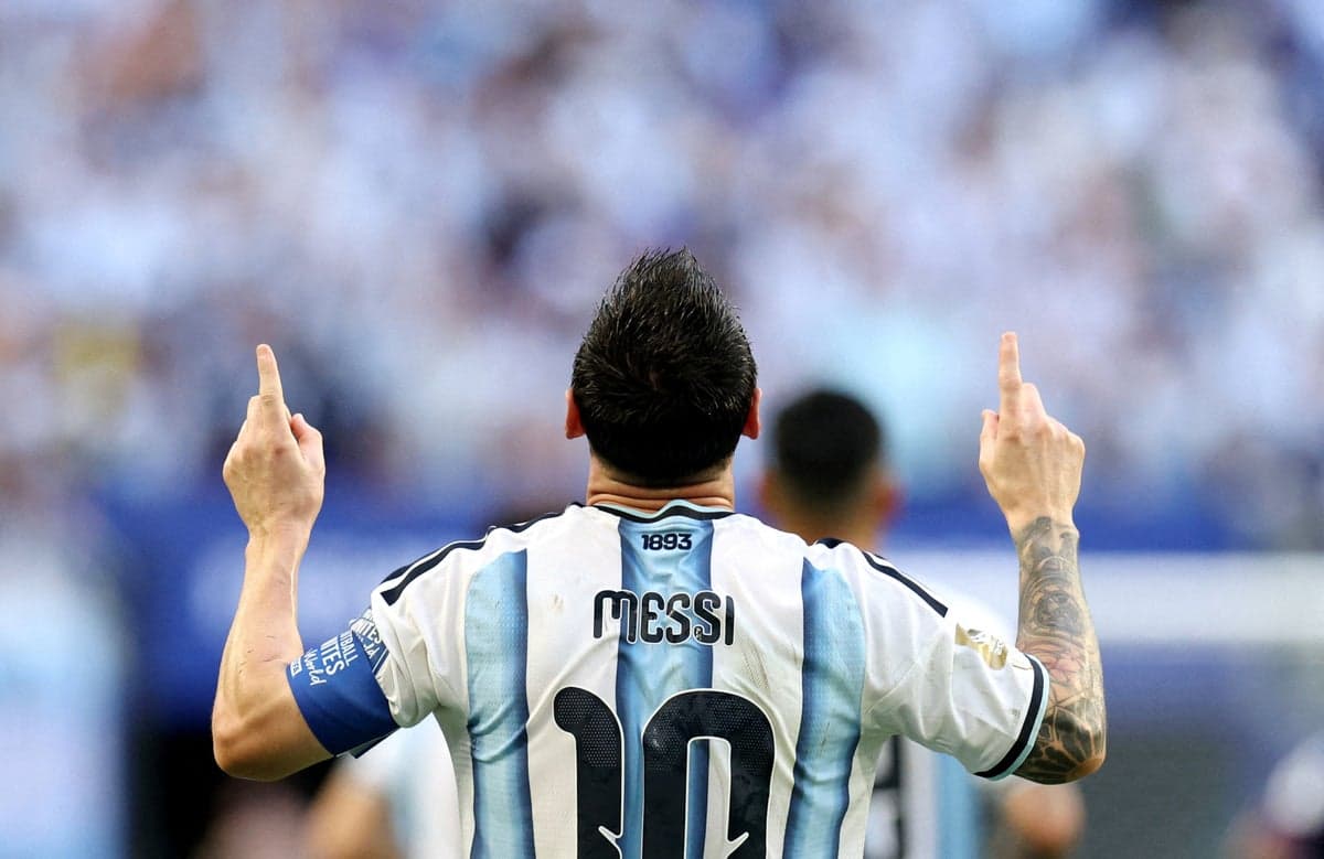 Lionel Messi lauded by Ian Wright and Gary Neville for ‘total control’ after sublime Argentina goal