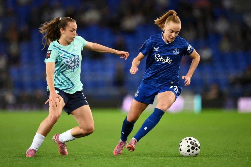 Everton midfielder Holmgaard signs new one-year deal