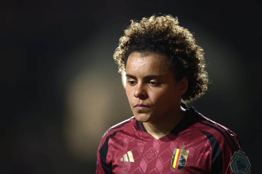 Sunderland sign Belgian international midfielder Missipo