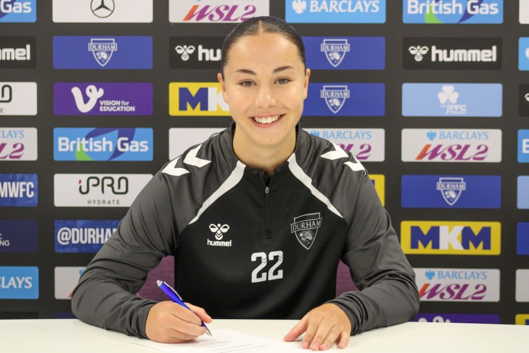 Durham forward Collinson signs first professional deal