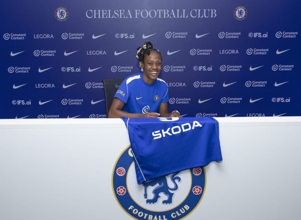 Chelsea sign Manchester United forward Malard