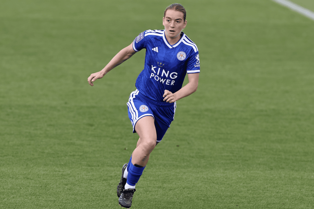 Leicester City forward Draper signs new deal