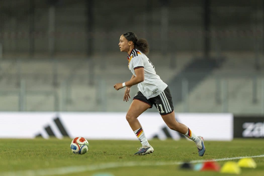 Arsenal sign German youth international winger Baum