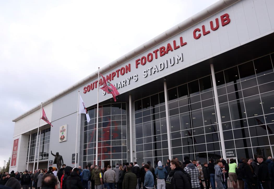 Southampton defender Brown signs new deal