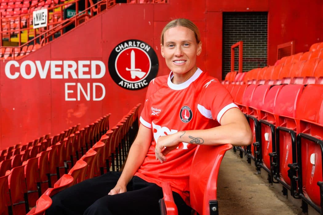 Charlton Athletic sign Australian international midfielder Van Egmond