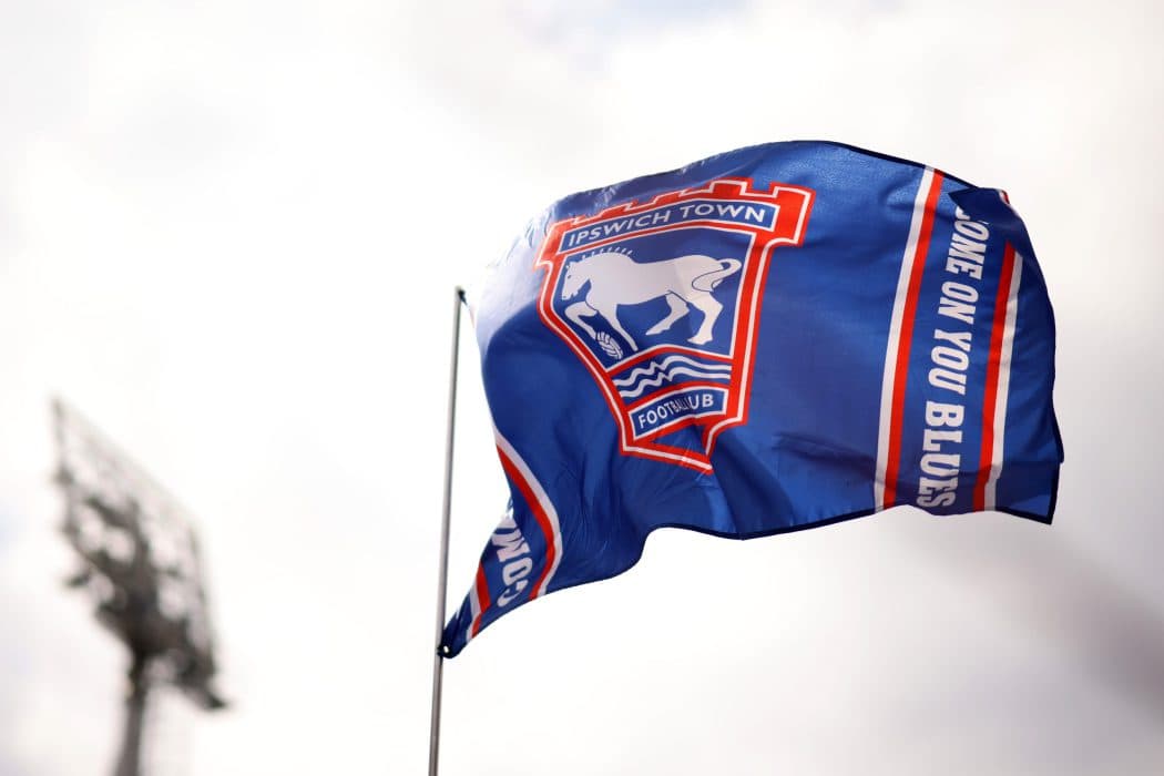 Ipswich Town sign Hibs attacker Livingstone