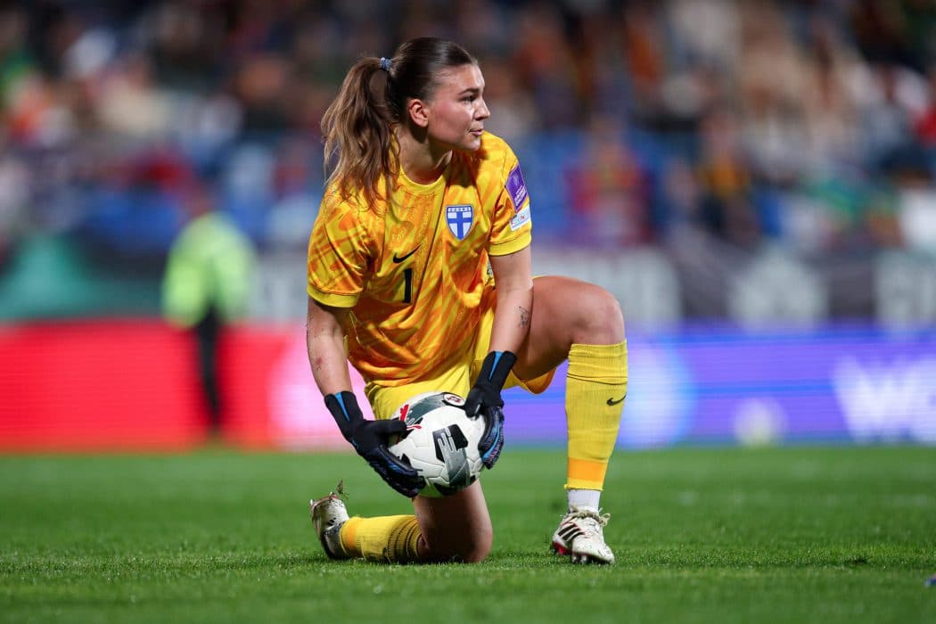 Charlton Athletic sign goalkeeper Koivunen