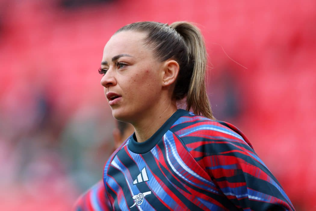 Chelsea sign Arsenal full-back McCabe