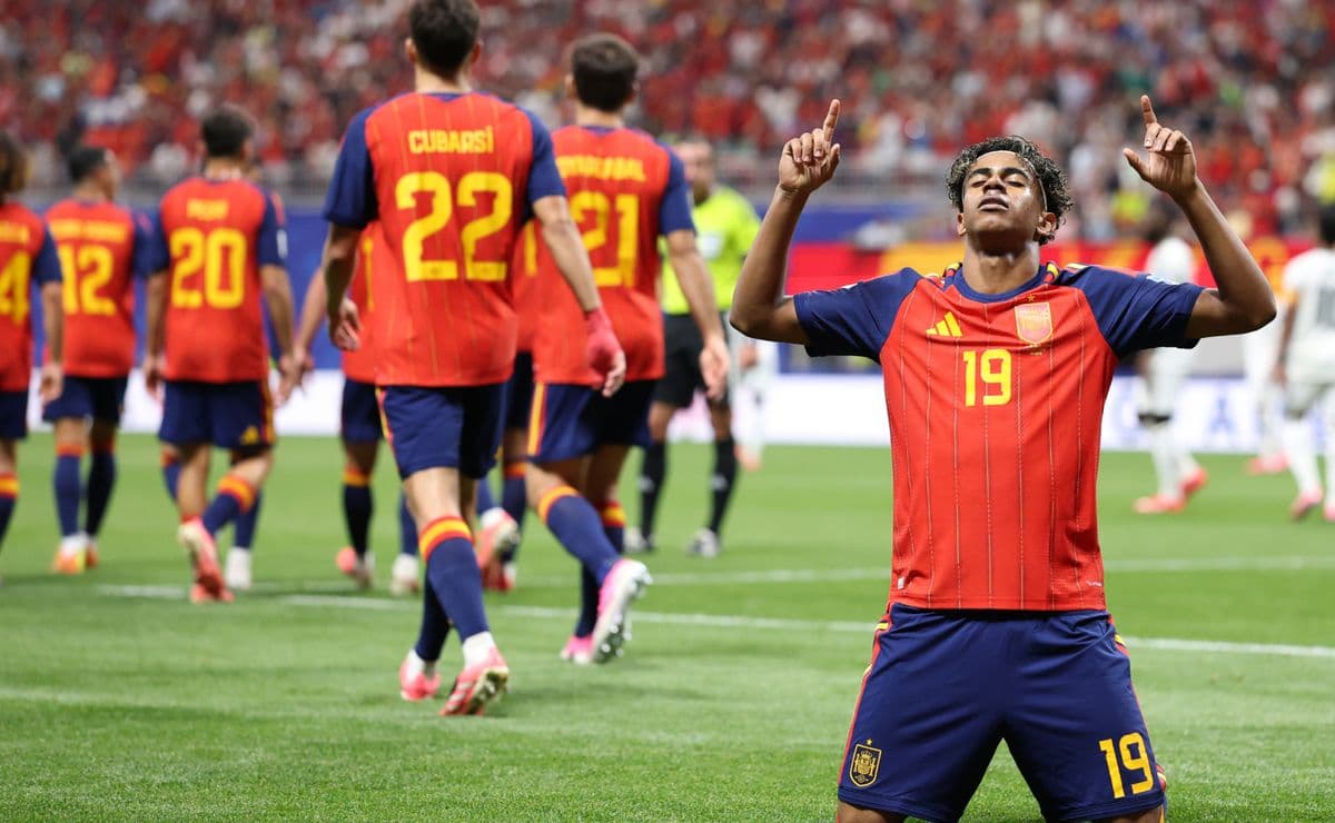 Video: Lamine Yamal strikes in 10th minute for debut World Cup goal vs Saudi Arabia