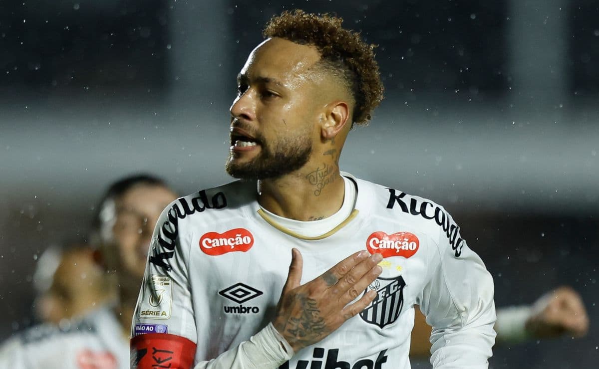 Neymar receives bust and statue at Santos stadium, joining Pele with dedicated tribute area