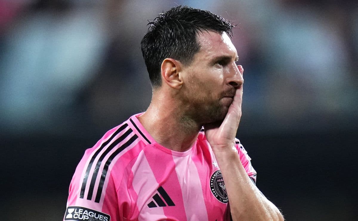 Lionel Messi reveals doubts about his future in emotional letter to late father
