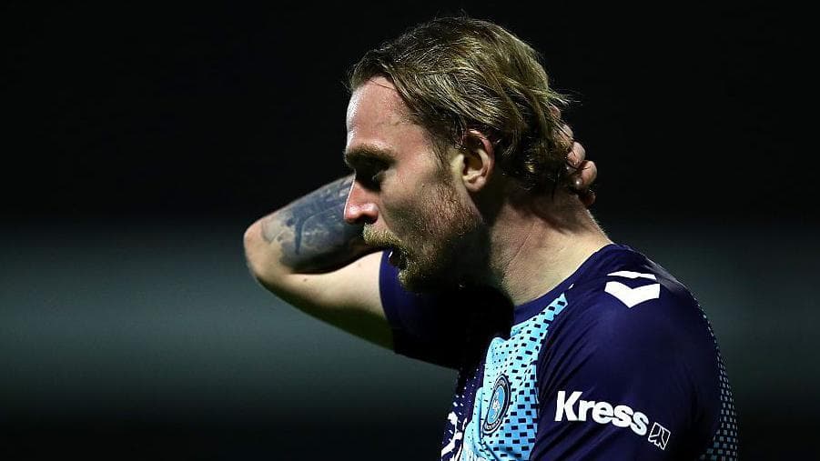 Dundee add Wycombe striker Fink on loan