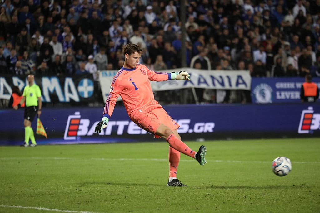 🔝 Germany's goalkeeper of the future? Urbig even eclipses Neuer